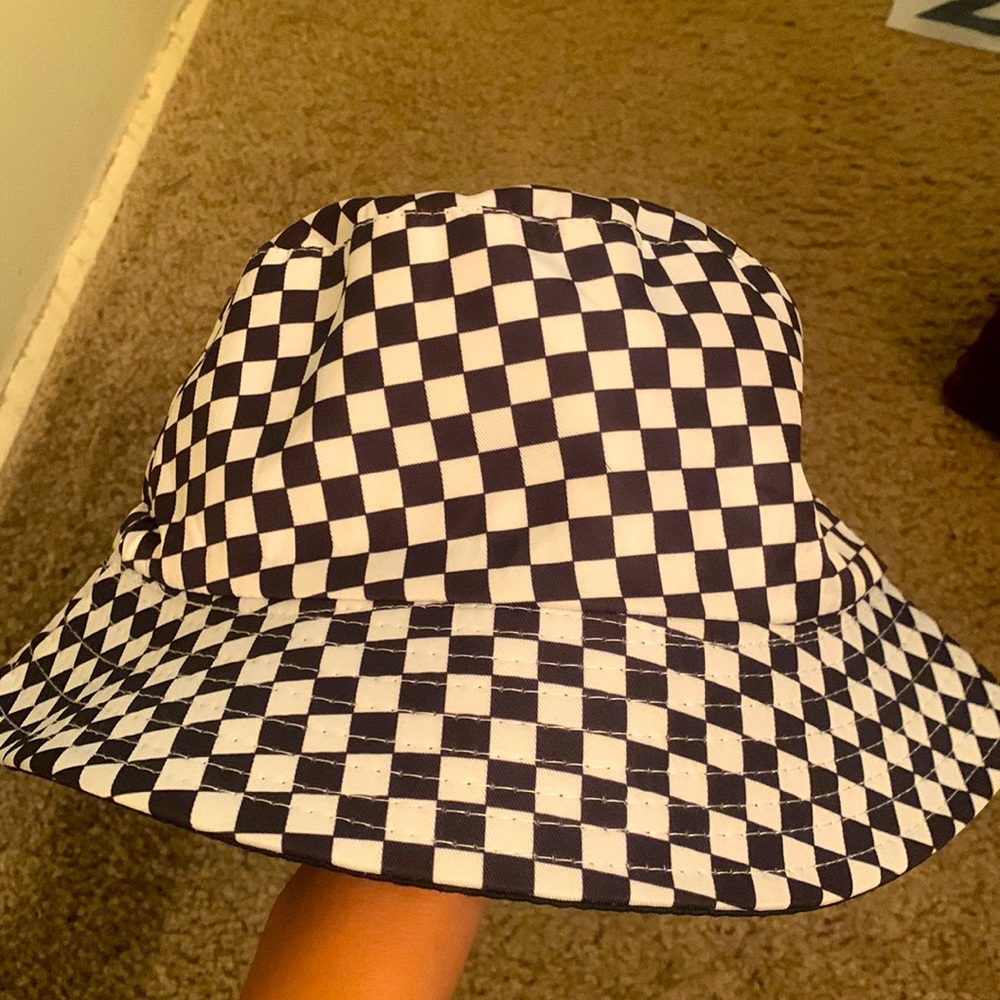 Checkered bucket hat